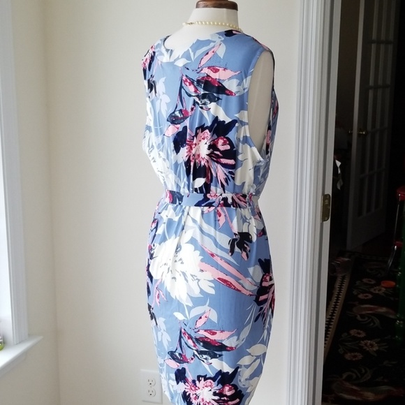 VENUS Floral Print Wrap Dress - Picture 2 of 8
